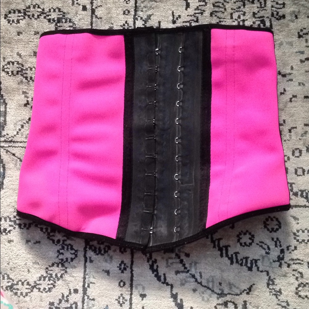 Ann Chery waist trainer size 32